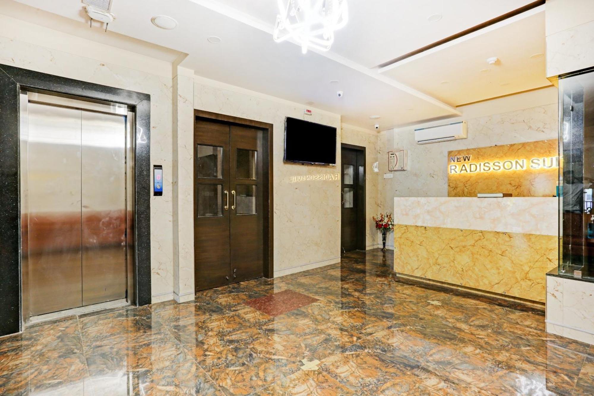 Capital O 80951 Hotel Vertigo Suite Мумбай Екстериор снимка